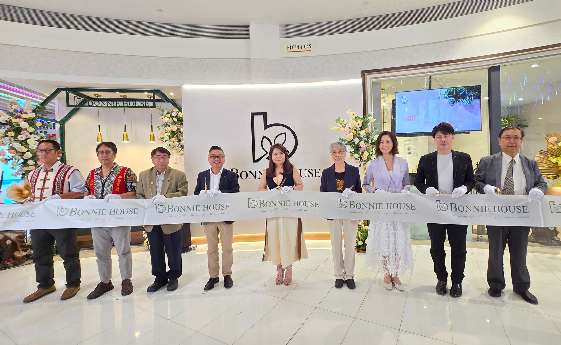 影音】YOYO老師翻車感恩那瑪夏國策顧問何美玥藝人劉瑞琪現身做公益